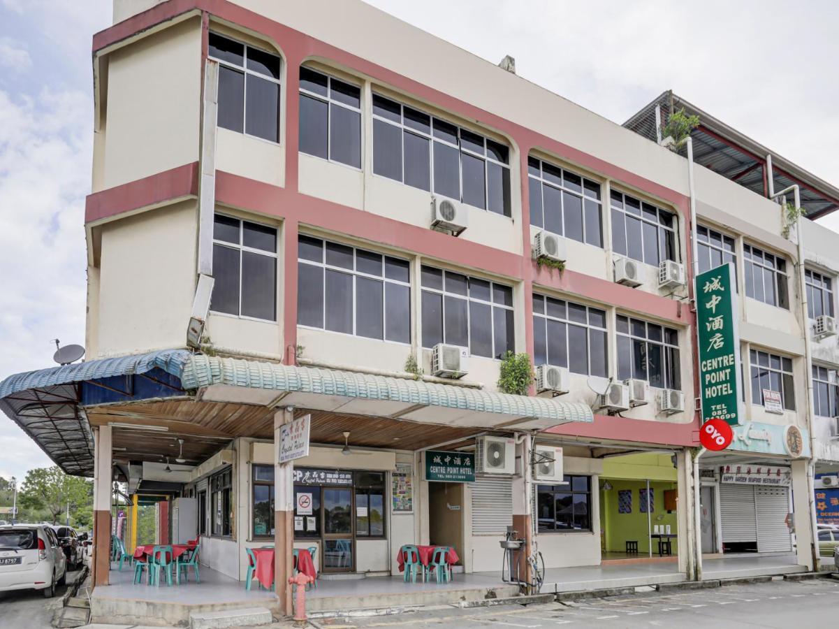 Oyo 90376 Centre Point Hotel Limbang Bagian luar foto