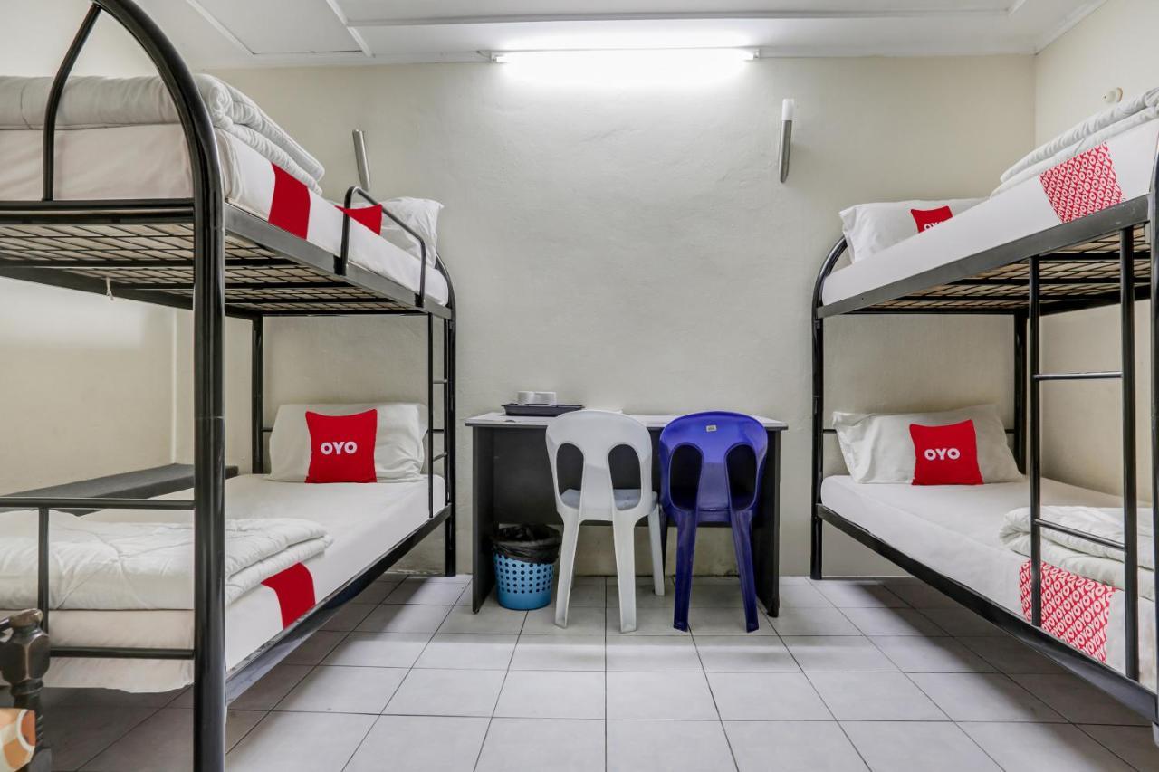 Oyo 90376 Centre Point Hotel Limbang Bagian luar foto