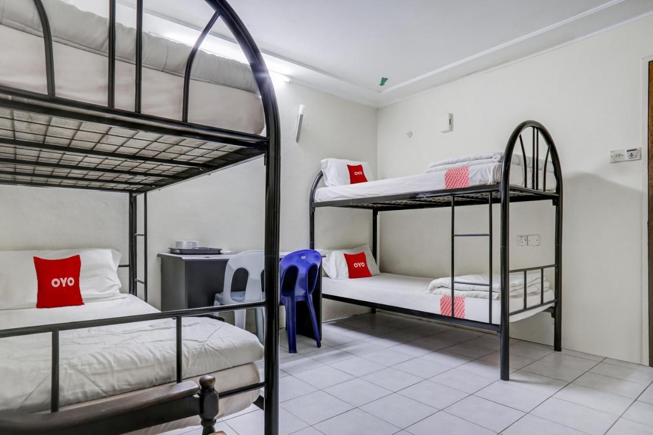 Oyo 90376 Centre Point Hotel Limbang Bagian luar foto