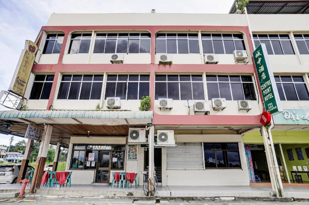 Oyo 90376 Centre Point Hotel Limbang Bagian luar foto