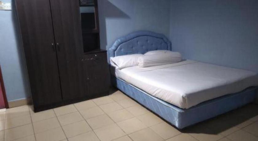 Oyo 90376 Centre Point Hotel Limbang Bagian luar foto