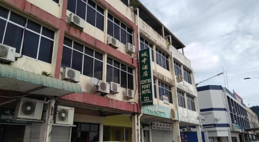 Oyo 90376 Centre Point Hotel Limbang Bagian luar foto