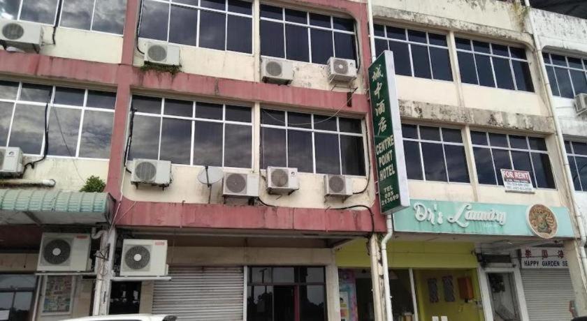 Oyo 90376 Centre Point Hotel Limbang Bagian luar foto