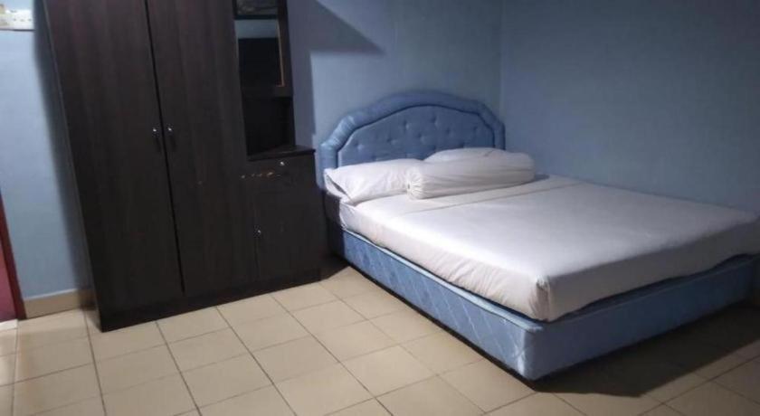 Oyo 90376 Centre Point Hotel Limbang Bagian luar foto
